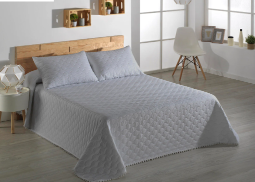 COLCHA BOUTI VERANO POMPONES BLANCO O GRIS