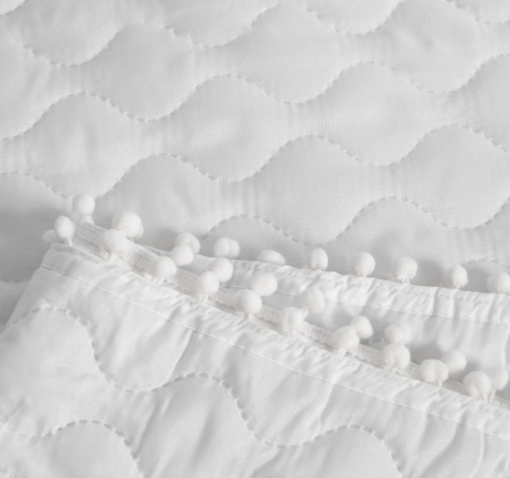 COLCHA BOUTI VERANO POMPONES BLANCO O GRIS - Imagen 4
