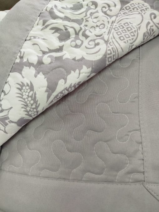 COLCHA BOUTI CAMA 150 ESTAMPADO GRIS REVERSO LISO - Imagen 3