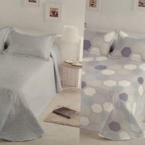 Colcha azul y blanca
