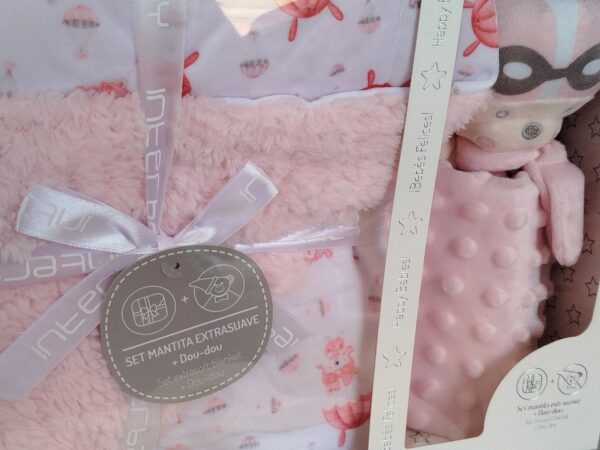 Manta con doudou toda