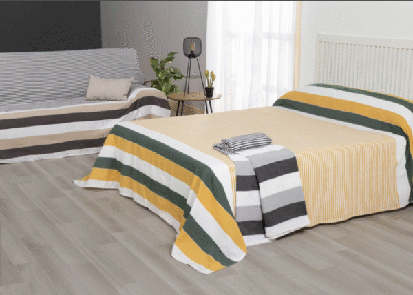 Colcha Multiusos de Rayas – Ideal para Cama y Sofá