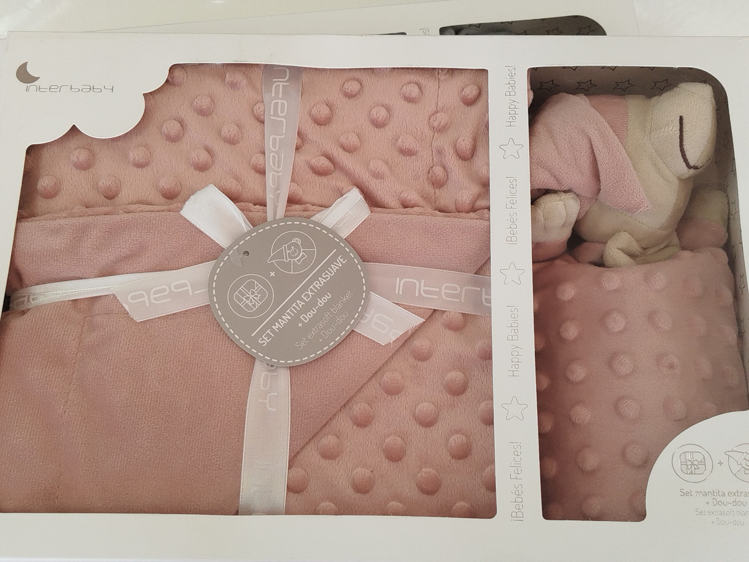 Mantita con doudou rosa maquillaje