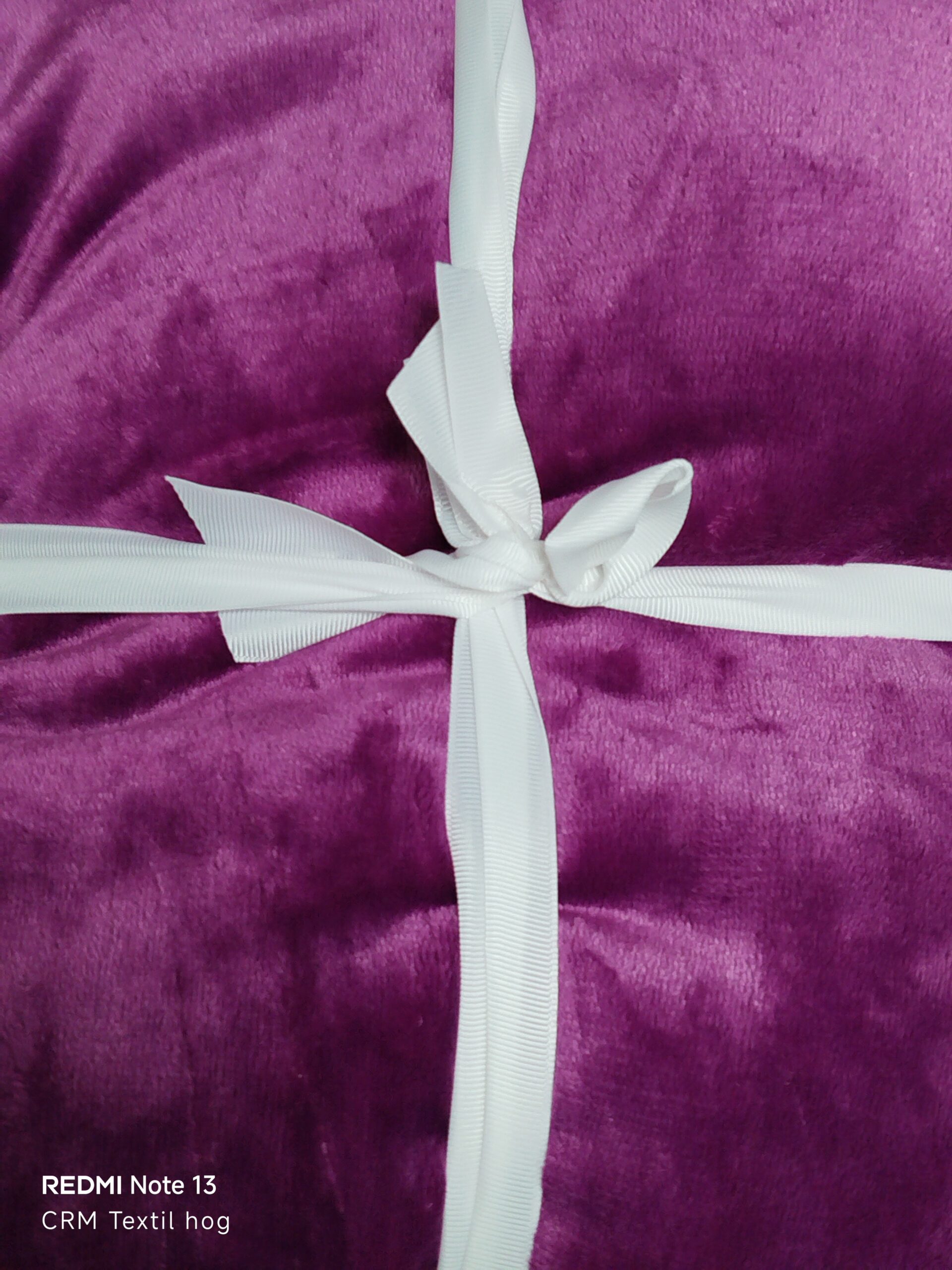 Manta lisa 220x240 — suave y ligera (sin borrego) morado